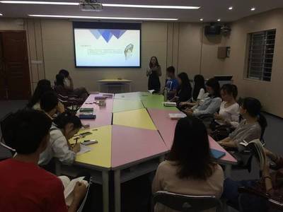 認真學習的你最美麗！——記長安中心小學青年教師培訓活動